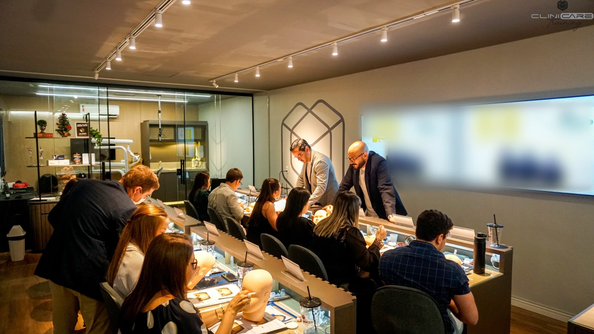 Sala de treinamento Clinicare durante curso da Anbro